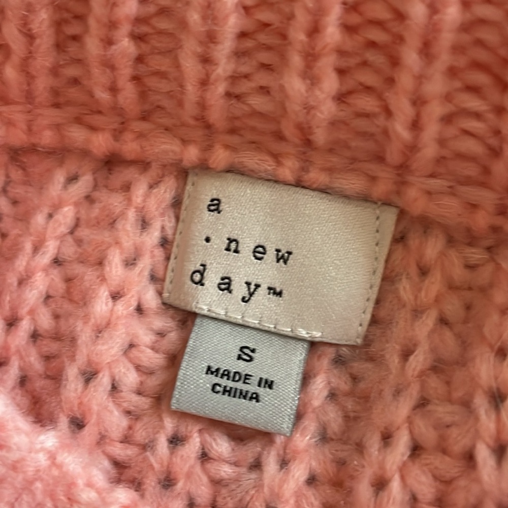 Pink Sweater πΈπ - Picture 15 of 16